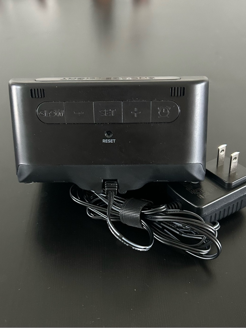 Wireless Charging Alarm Clock - Picture 9 of 9